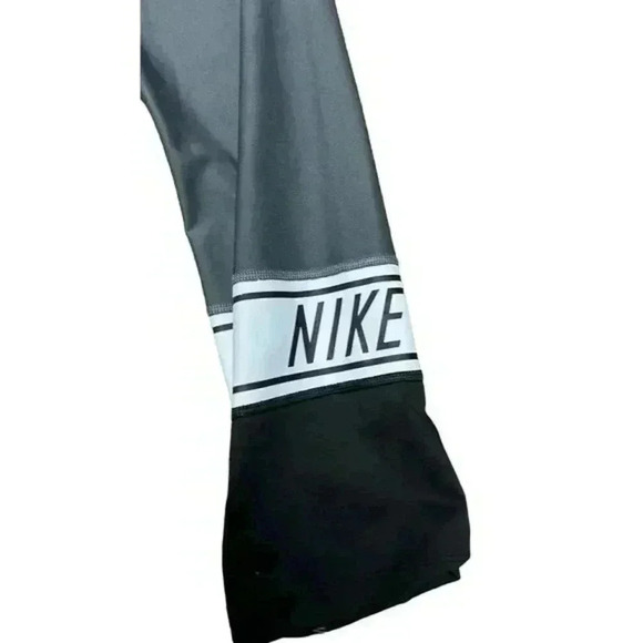 Nike Women's Power Victory Training Crop Leggings - Picture 3 of 9